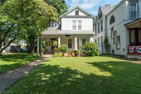 1031 Juliana St, Parkersburg, WV 26101