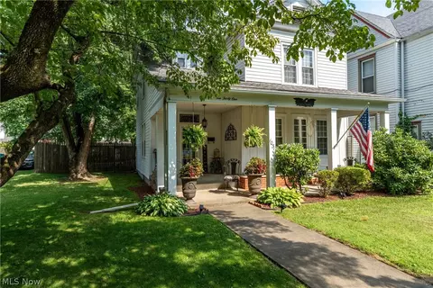 1031 Juliana St, Parkersburg, WV 26101