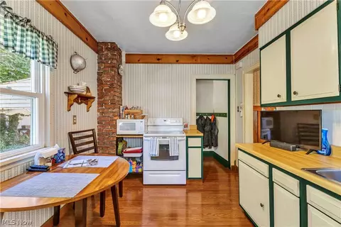 Kitchen - 85 E 201 St, Euclid, OH 44123 photo 2 of 2
