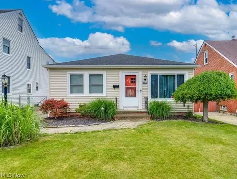 6415 Pelham Dr, Cleveland, OH 44129