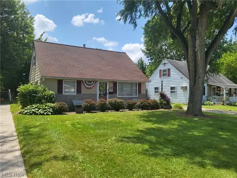 2874 Grant St, Lorain, OH 44052