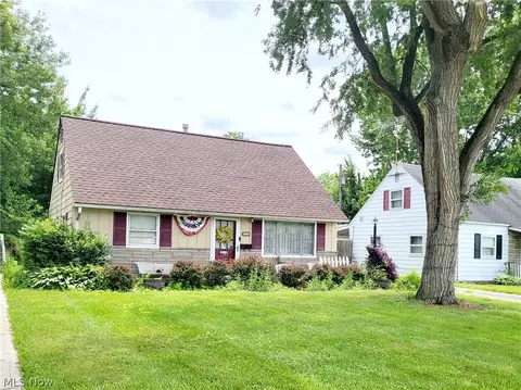 2874 Grant St, Lorain, OH 44052