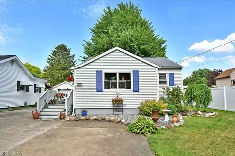 632 Chestnut St, Conneaut, OH 44030