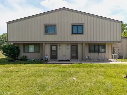 11856 Harbour Light Dr, North Royalton, OH 44133