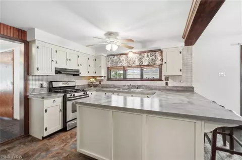 Kitchen - 7001 State Rd, Parma, OH 44134 photo 3 of 5