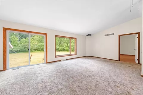 Living - 1038 E 21st St, Ashtabula, OH 44004 photo 3 of 5