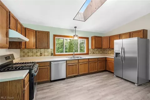Kitchen - 1038 E 21st St, Ashtabula, OH 44004 photo 1 of 3
