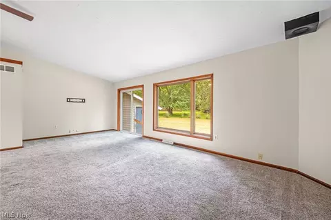1038 E 21st St, Ashtabula, OH 44004 photo 3