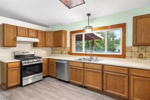 Kitchen - 1038 E 21st St, Ashtabula, OH 44004 photo 3 of 3