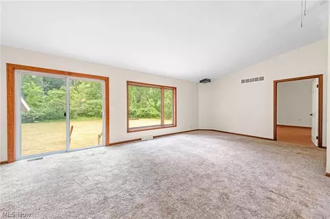 1038 E 21st St, Ashtabula, OH 44004 photo 4