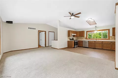 1038 E 21st St, Ashtabula, OH 44004 photo 2