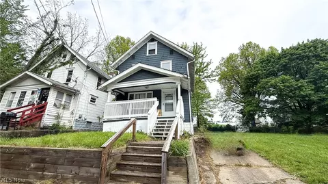 987 Boone St, Akron, OH 44306