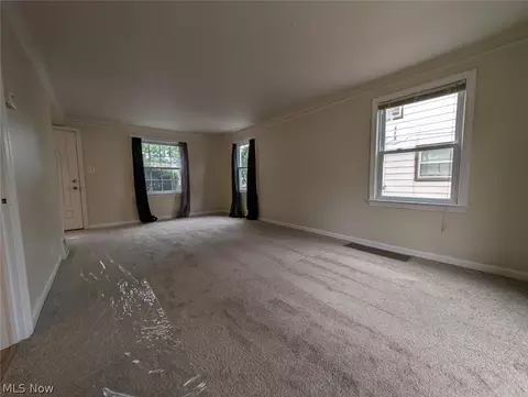 19409 Libby Rd, Maple Heights, OH 44137 photo 9