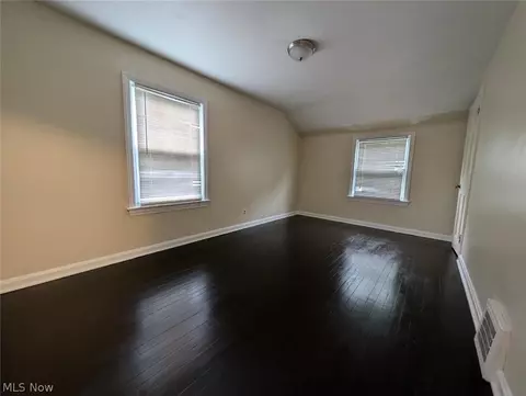 19409 Libby Rd, Maple Heights, OH 44137 photo 6