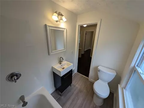 19409 Libby Rd, Maple Heights, OH 44137 photo 5