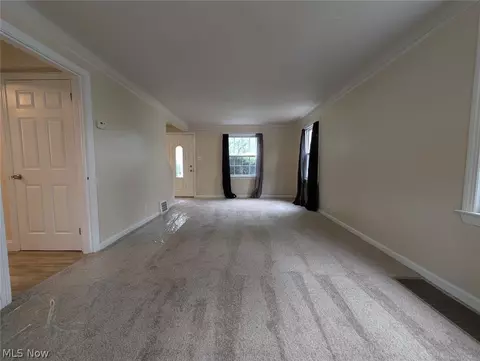 19409 Libby Rd, Maple Heights, OH 44137 photo 10