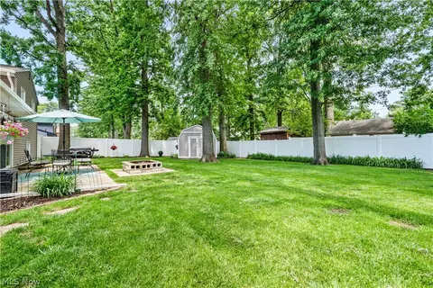 Exterior - 755 Bedford Ave, Elyria, OH 44035 photo 6 of 8