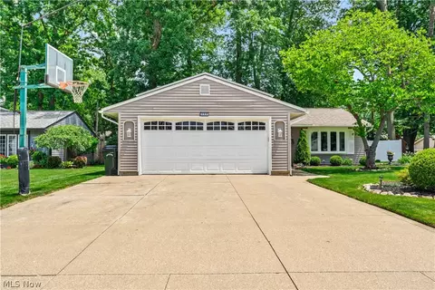 Exterior - 755 Bedford Ave, Elyria, OH 44035 photo 1 of 8