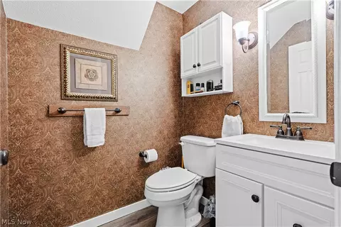Bath - 755 Bedford Ave, Elyria, OH 44035 photo 2 of 2