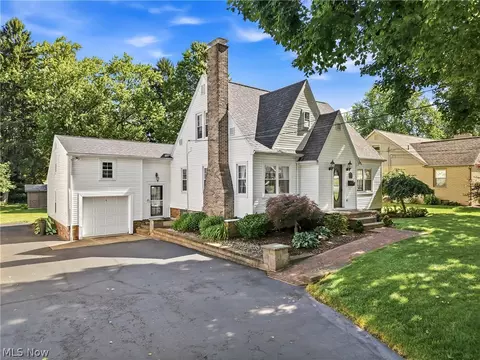1102 E 9th St, Salem, OH 44460 photo 2