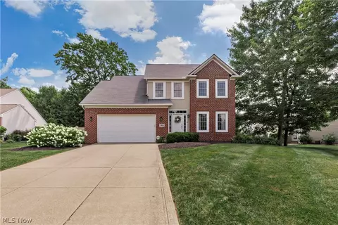 7905 Ridgetop Dr, Twinsburg, OH 44087