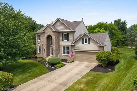 559 Alliance Dr, Sagamore Hills, OH 44067
