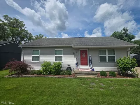 6338 S Water Street Ext SE, Uhrichsville, OH 44683