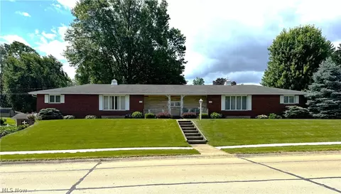 1734-1736 Meadow Ln, Orrville, OH 44667