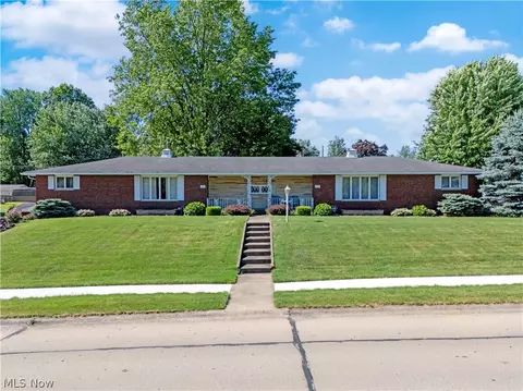 1734-1736 Meadow Ln, Orrville, OH 44667