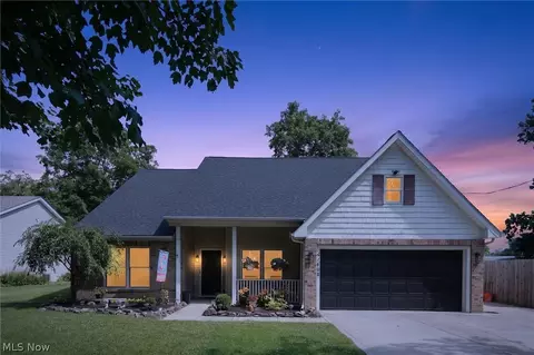 41668 Birchwood St, Elyria, OH 44035