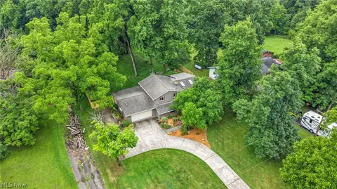 25815 Akins Rd, Columbia Station, OH 44028
