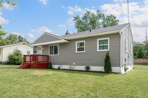 146 Greeley Ln, Youngstown, OH 44505