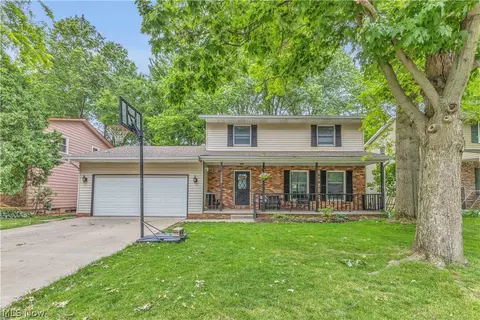 1009 Washington Dr, Grafton, OH 44044