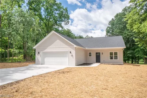796 Southeast Ave, Tallmadge, OH 44278