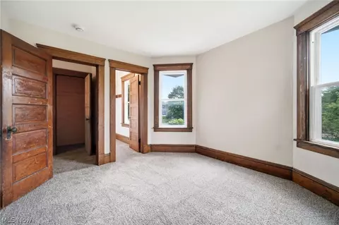 433 3rd St, Elyria, OH 44035 photo 16
