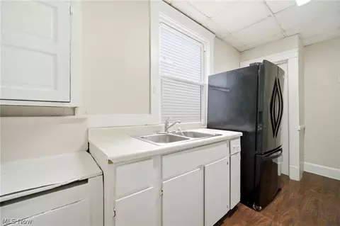 433 3rd St, Elyria, OH 44035 photo 9