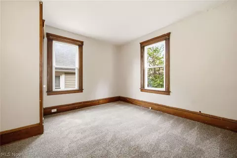 433 3rd St, Elyria, OH 44035 photo 11