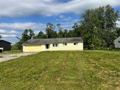 12555 Hovey Dr, Chesterland, OH 44026