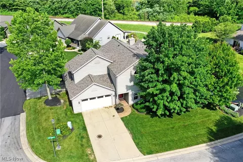 102 Spinnaker Dr # 2, Columbiana, OH 44408