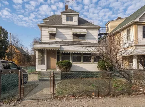 686 E 92nd St, Cleveland, OH 44108
