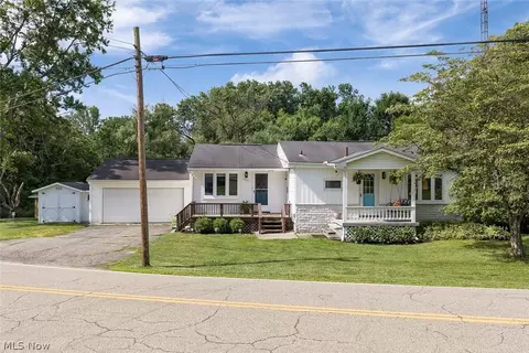 4631 Crystal Lake Ave NW, Canal Fulton, OH 44614