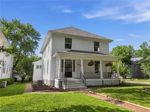 919 Sunset Ave, Zanesville, OH 43701