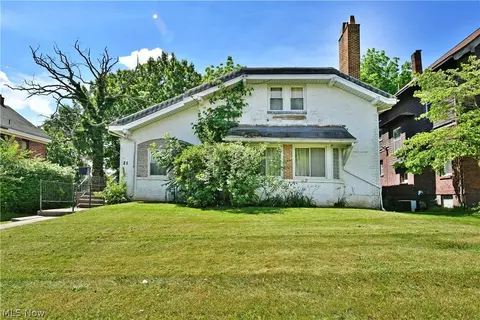 21 Indiana Ave, Youngstown, OH 44505