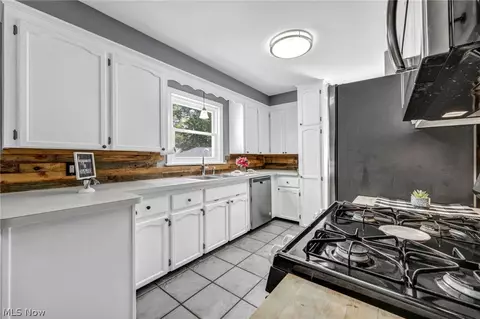 517 Gulf Rd, Elyria, OH 44035 photo 16