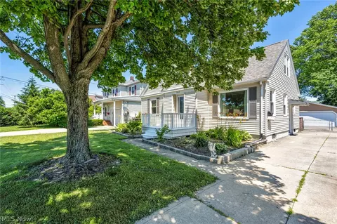 517 Gulf Rd, Elyria, OH 44035 photo 3