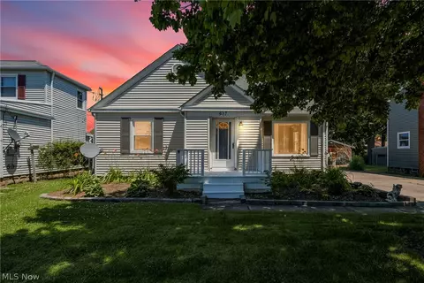 517 Gulf Rd, Elyria, OH 44035 photo 2