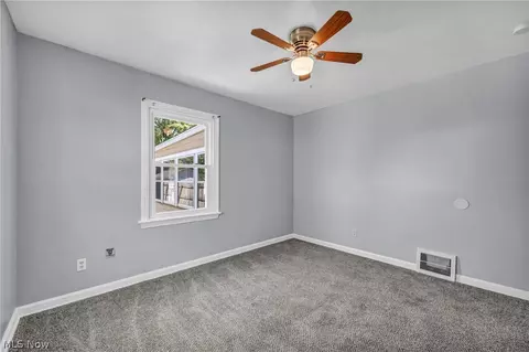 517 Gulf Rd, Elyria, OH 44035 photo 24