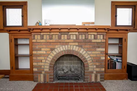 Living - 122 Maple Dr, Boardman, OH 44512 photo 3 of 4