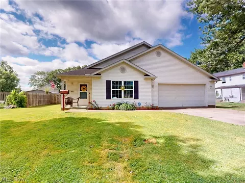 9552 Cloverleaf Rd, Windham, OH 44288
