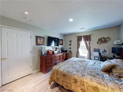 Bedroom - 9552 Cloverleaf Rd, Windham, OH 44288 photo 2 of 6